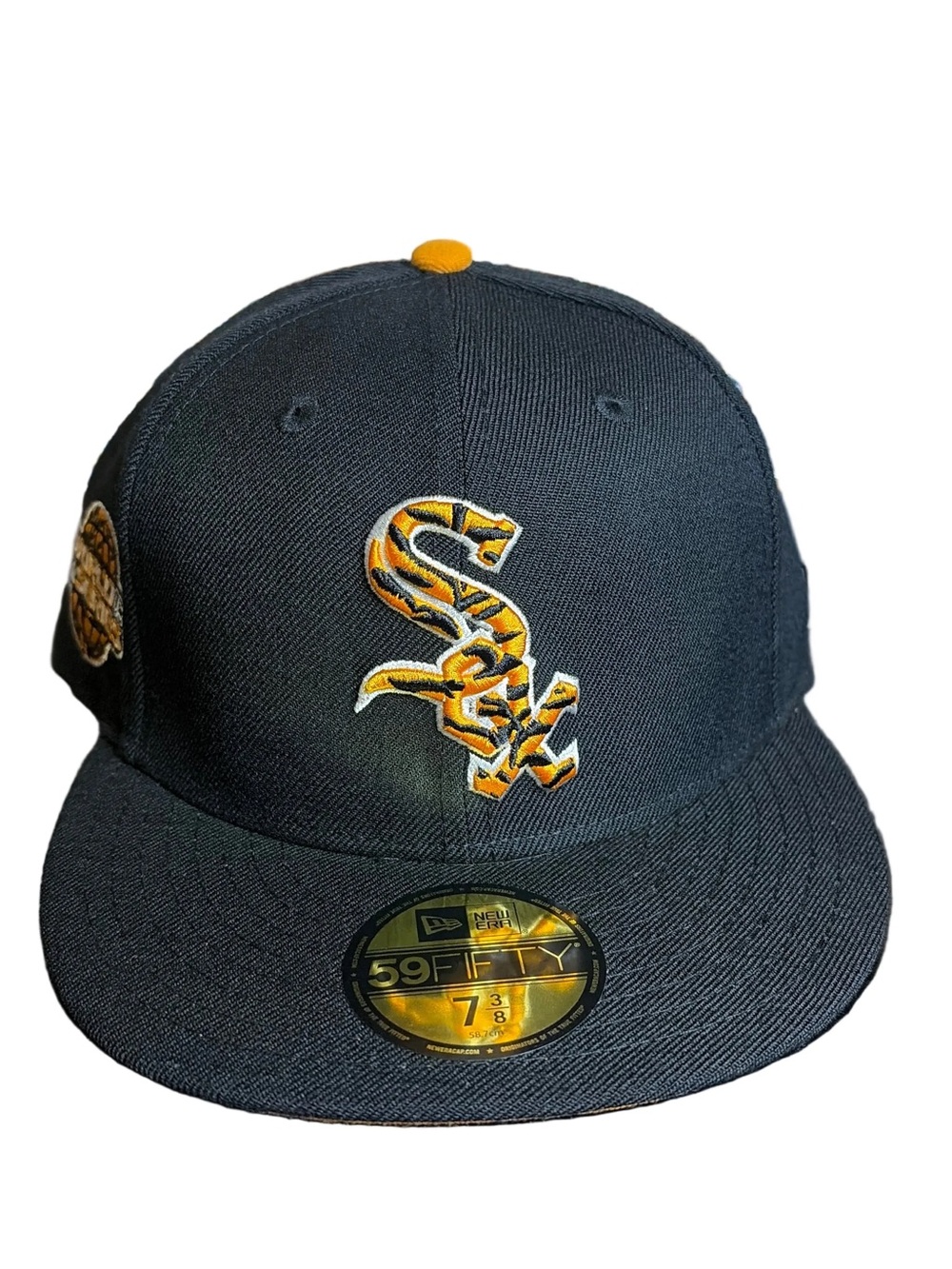 New Era Chicago White Sox 59FIFTY Tiger Camo Logo Fitted Hat - Black